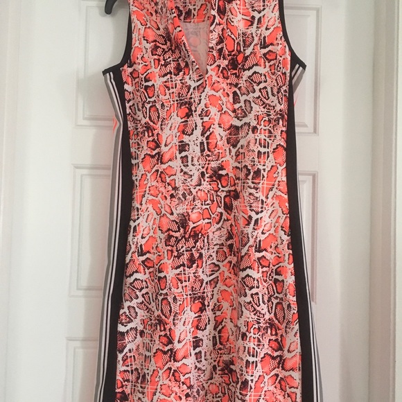 Cute dress from Tail - NWT - Picture 1 of 1